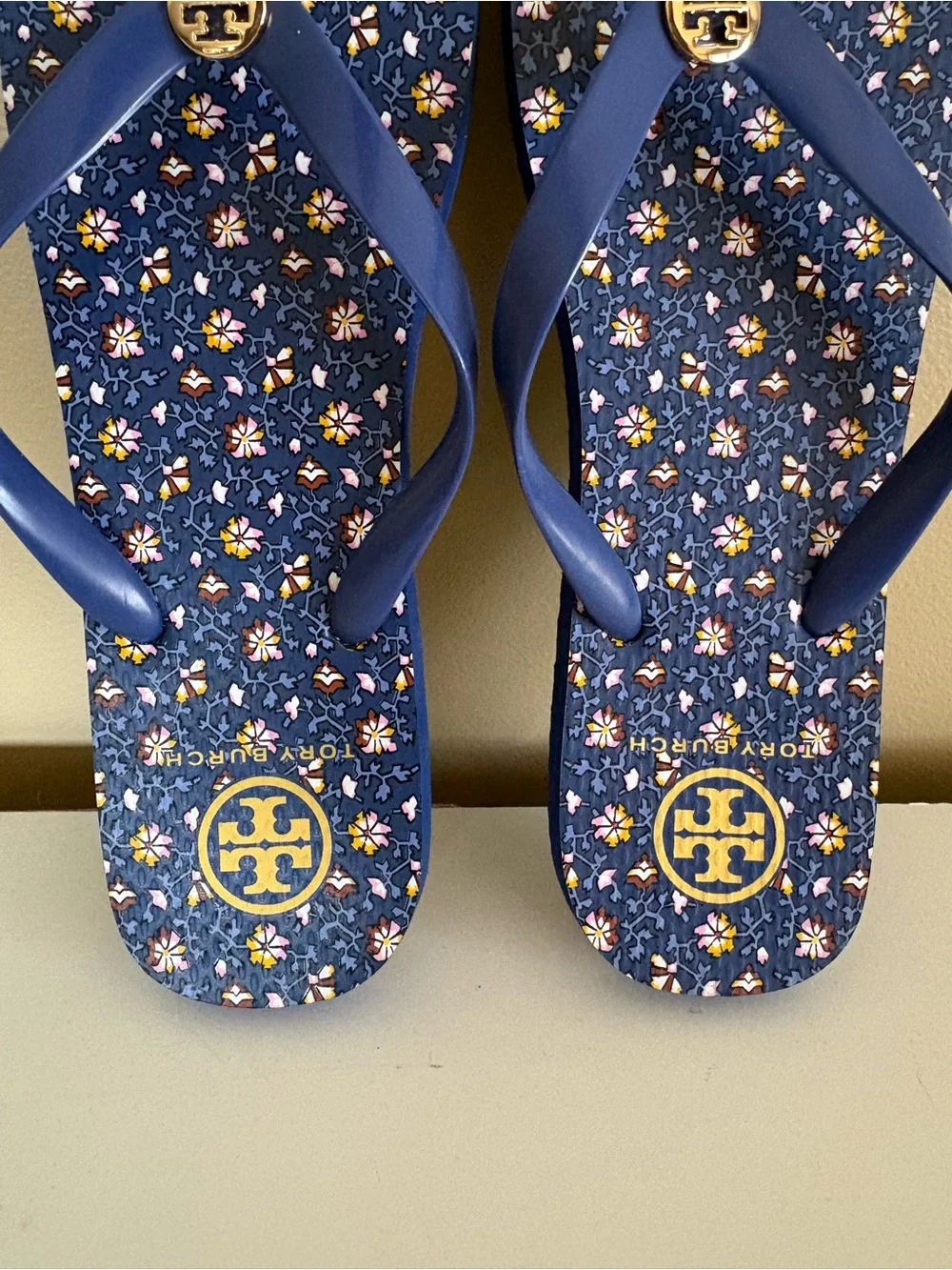 Tory Burch Fresh Blueberry Wild Pansy Flip Flops Size 10